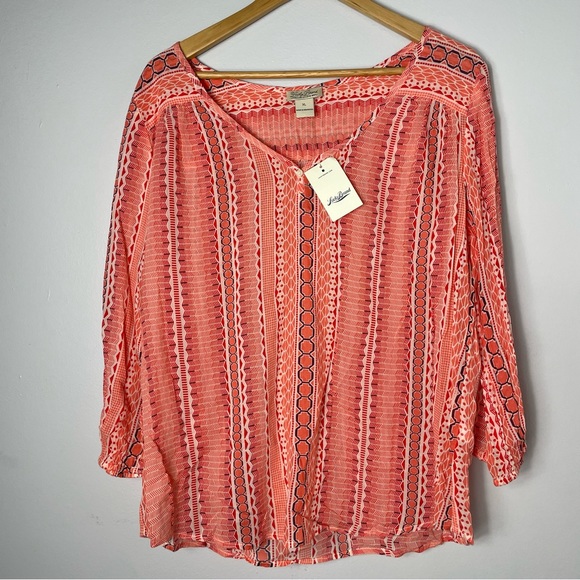 Lucky Brand Tops - Lucky Brand V-Neck 3/4 Sleeve Top, Size XL
